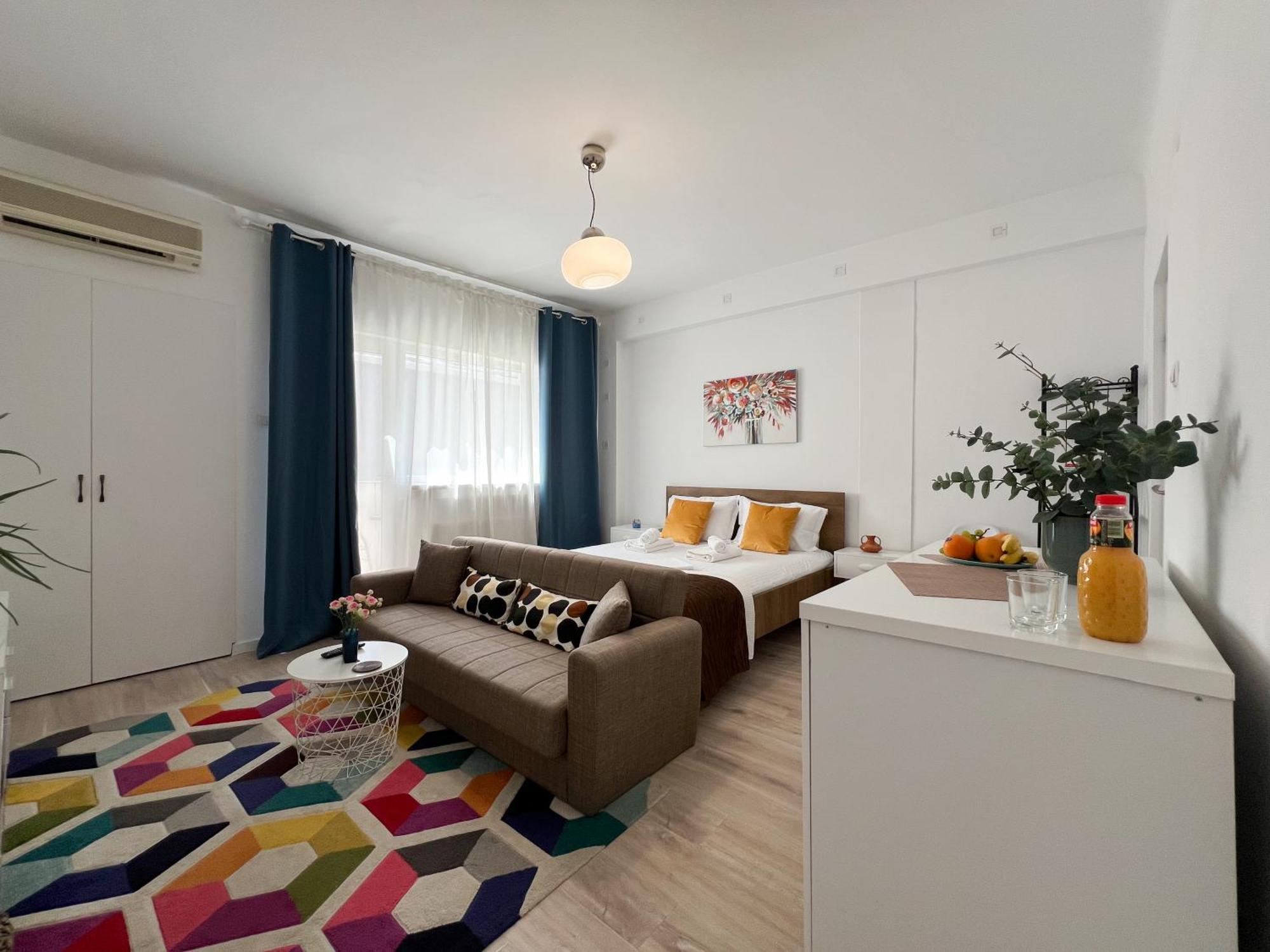 Old Deluxe Universitate Apartment